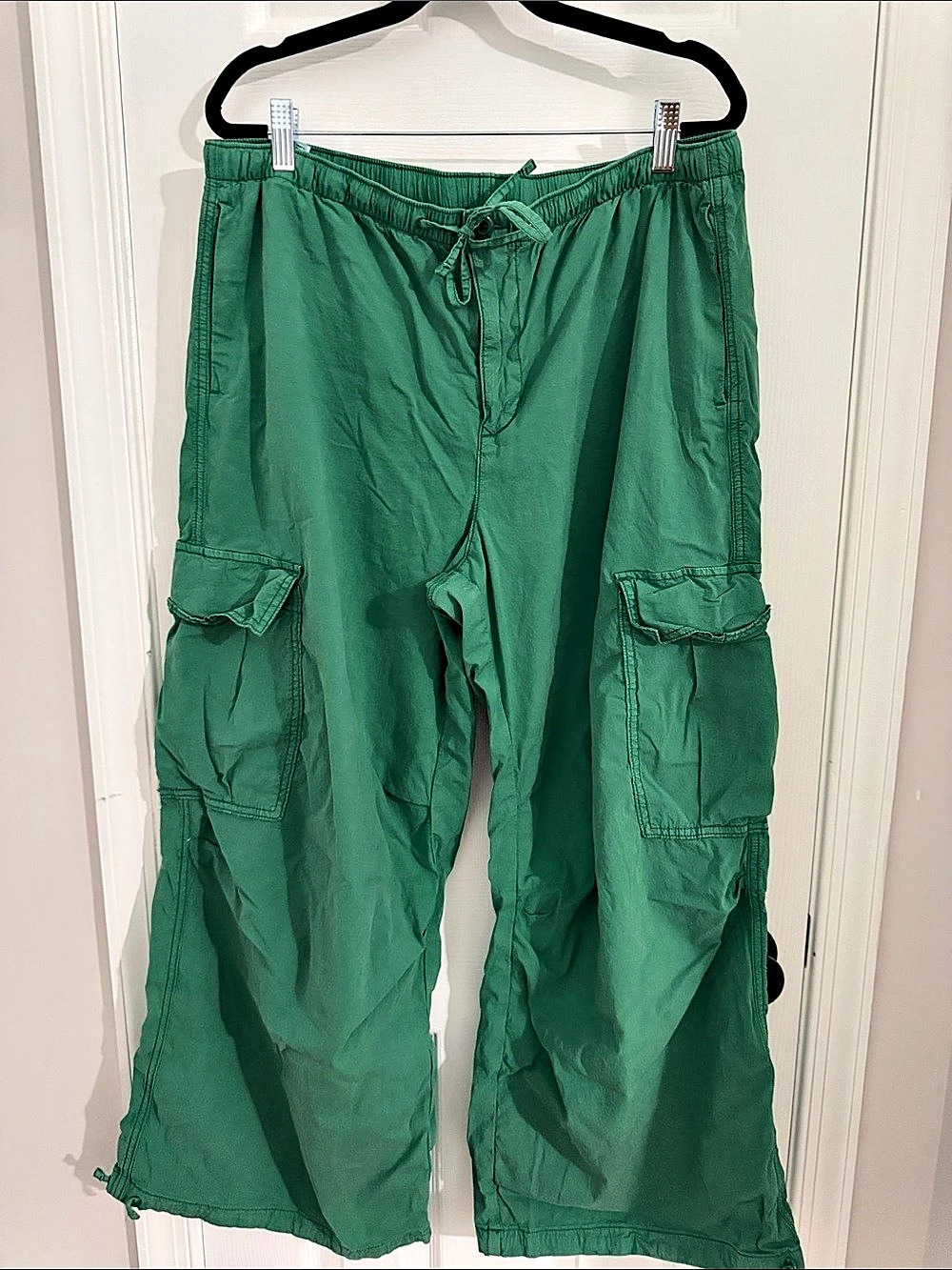 American Eagle Women’s Green Cargo Pants Large